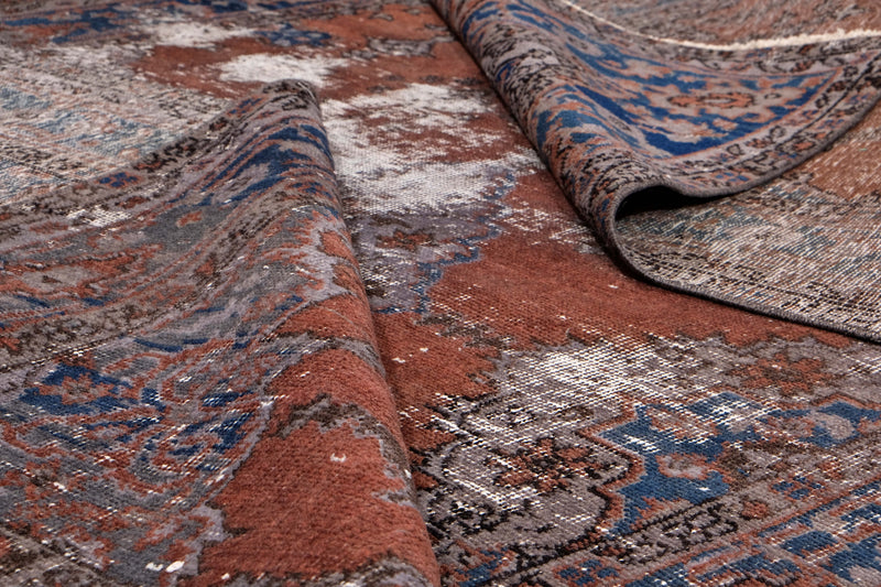 Turkish Vintage Hand-Knotted Red Wool 142 x 274 cm (4' 8" x 8' 12")