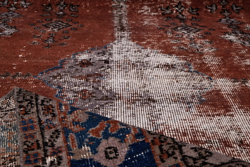 Turkish Vintage Hand-Knotted Red Wool 142 x 274 cm (4' 8" x 8' 12")