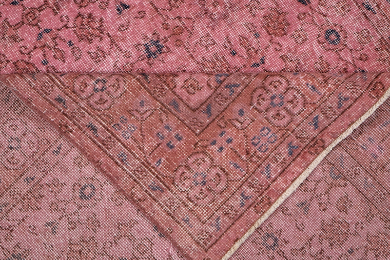 Turkish Vintage Hand-Knotted Red Wool 150 x 240 cm (4' 11" x 7' 10")