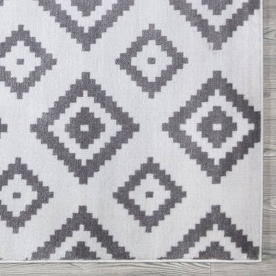 Trendy 7984 White Geometric Design Area Rug The Rugs Outlet