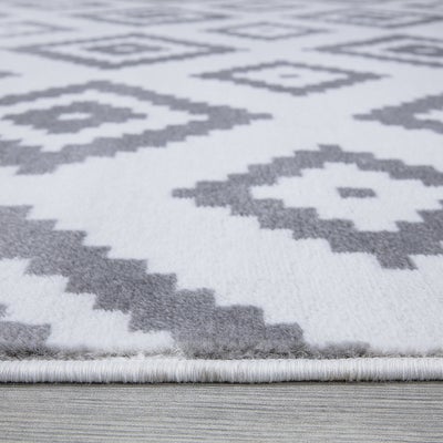 Trendy 7984 White Geometric Design Area Rug The Rugs Outlet